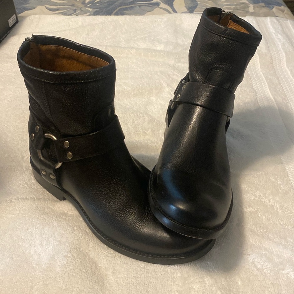 FRYE VERONICA HARNESS ALL LEATHER BOOTIE  NEW WITH OUT TAGS PERFECT CONDITION